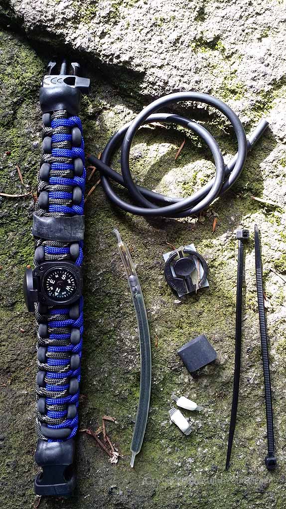 Wazoo Survival Gear Bracelet - what's inside